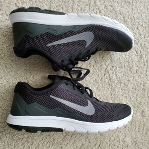 Nike Women's Flex Experience RN 4